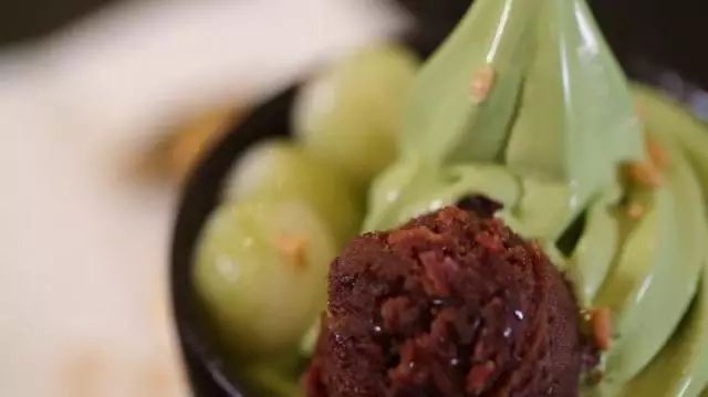 「霸王餐」请问你今天要来点兔子吗？火遍朋友圈的网红抹茶店要送“绿”了！