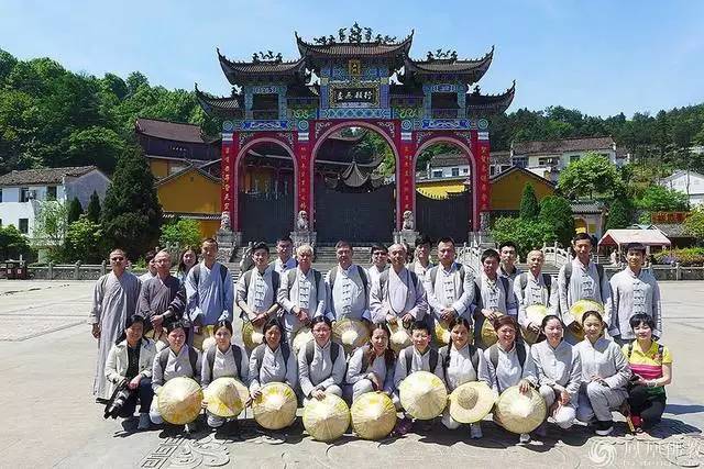 徒步登九华山,九华山徒步朝拜攻略视频