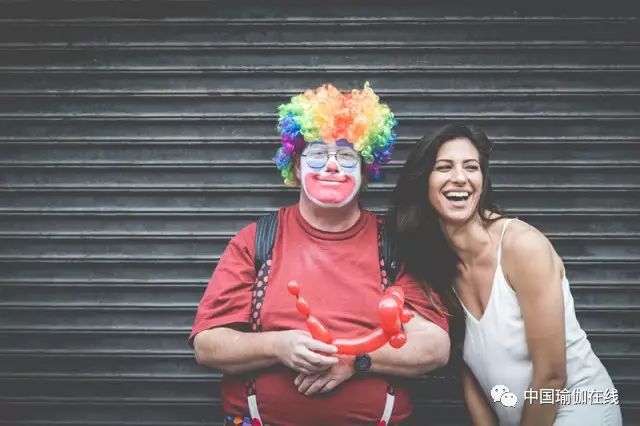 瑜伽经期可以练习的动作,生理期能做瑜伽下犬式么