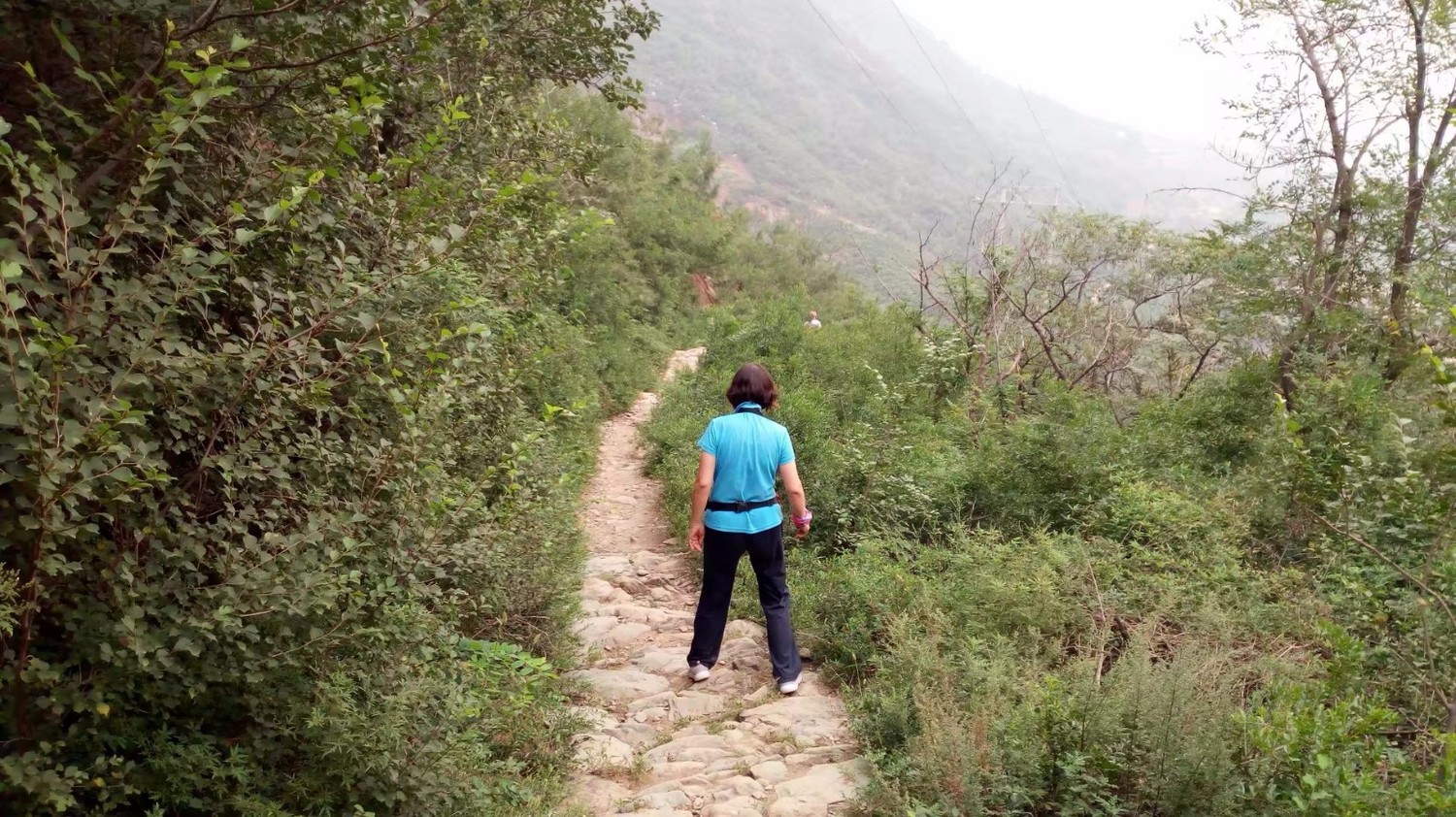 龙泉寺山小环穿——与教师一起爬山庆祝教师节