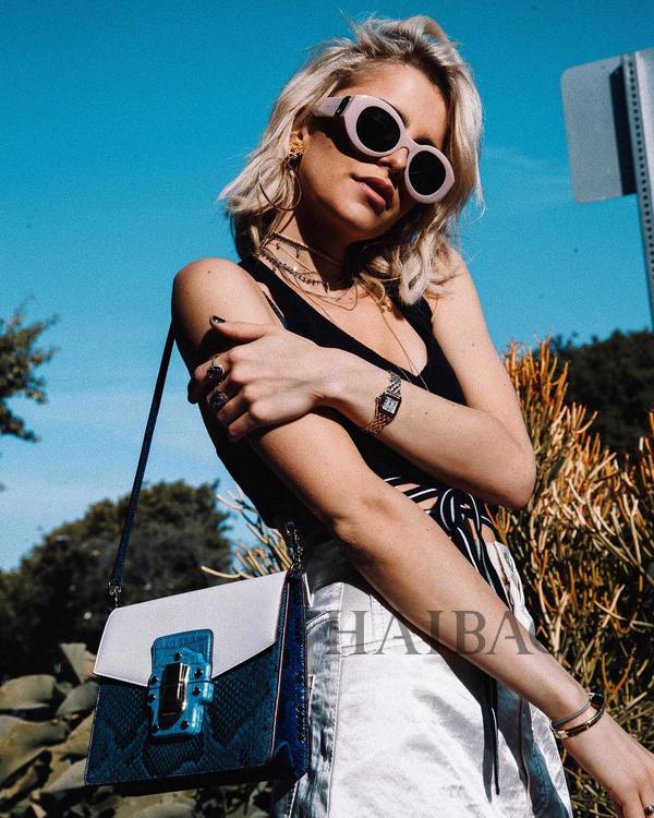 “美人鱼”专属夏日青春气息！「报君潮流眼」之林允：穿上粉红小礼裙，化身灵动潇洒的白日梦女！