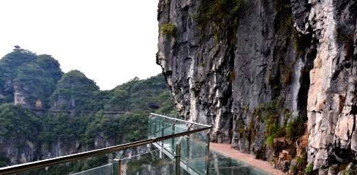 国内刺激的栈道,长假高空玻璃栈道