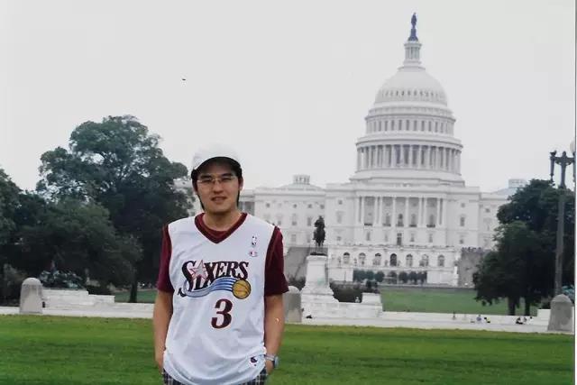 杨毅渐变色衬衫,杨毅穿太阳球衣