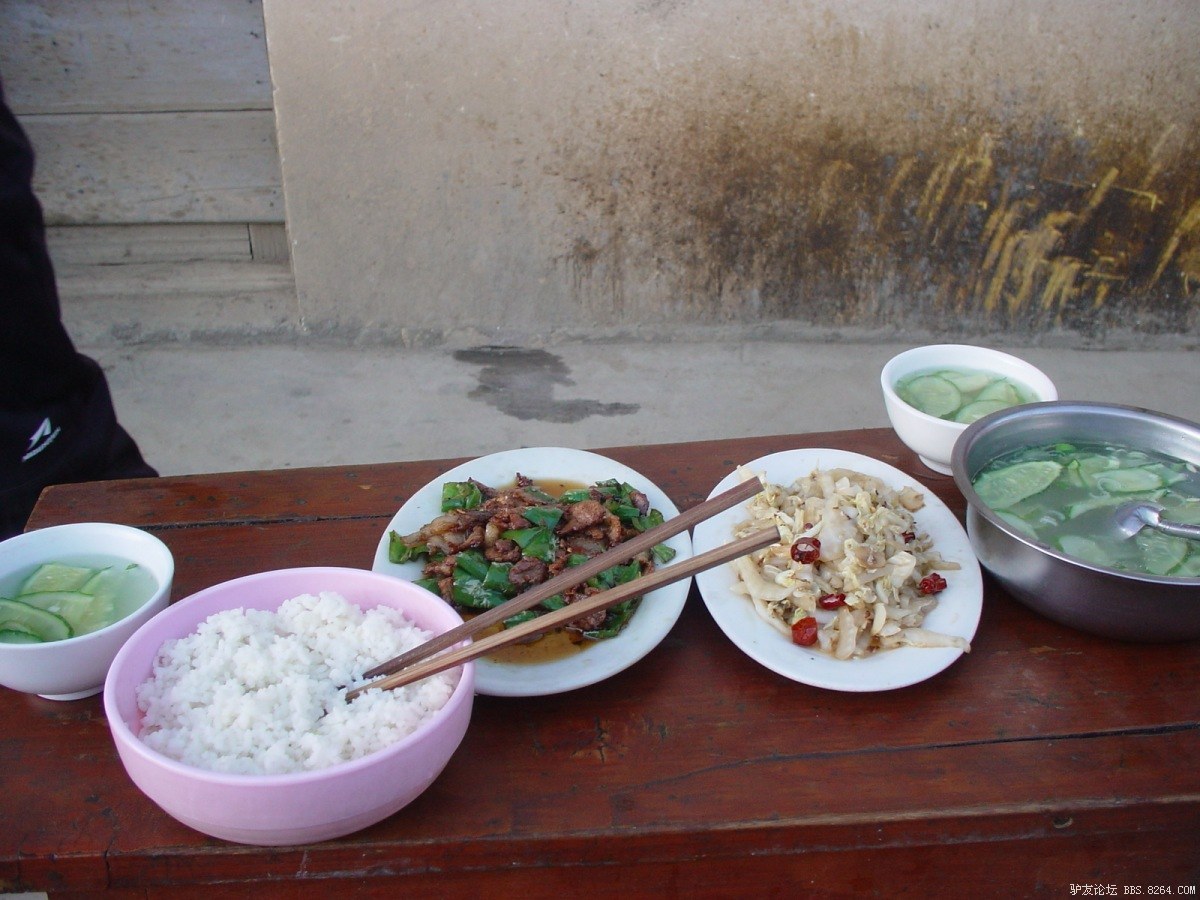 一个人一台车到西藏,一个人一辆车直通拉萨