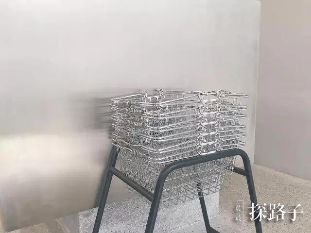 探路子丨价格堪比免税店！在这间「仓库」里居然还能买到断货口红！