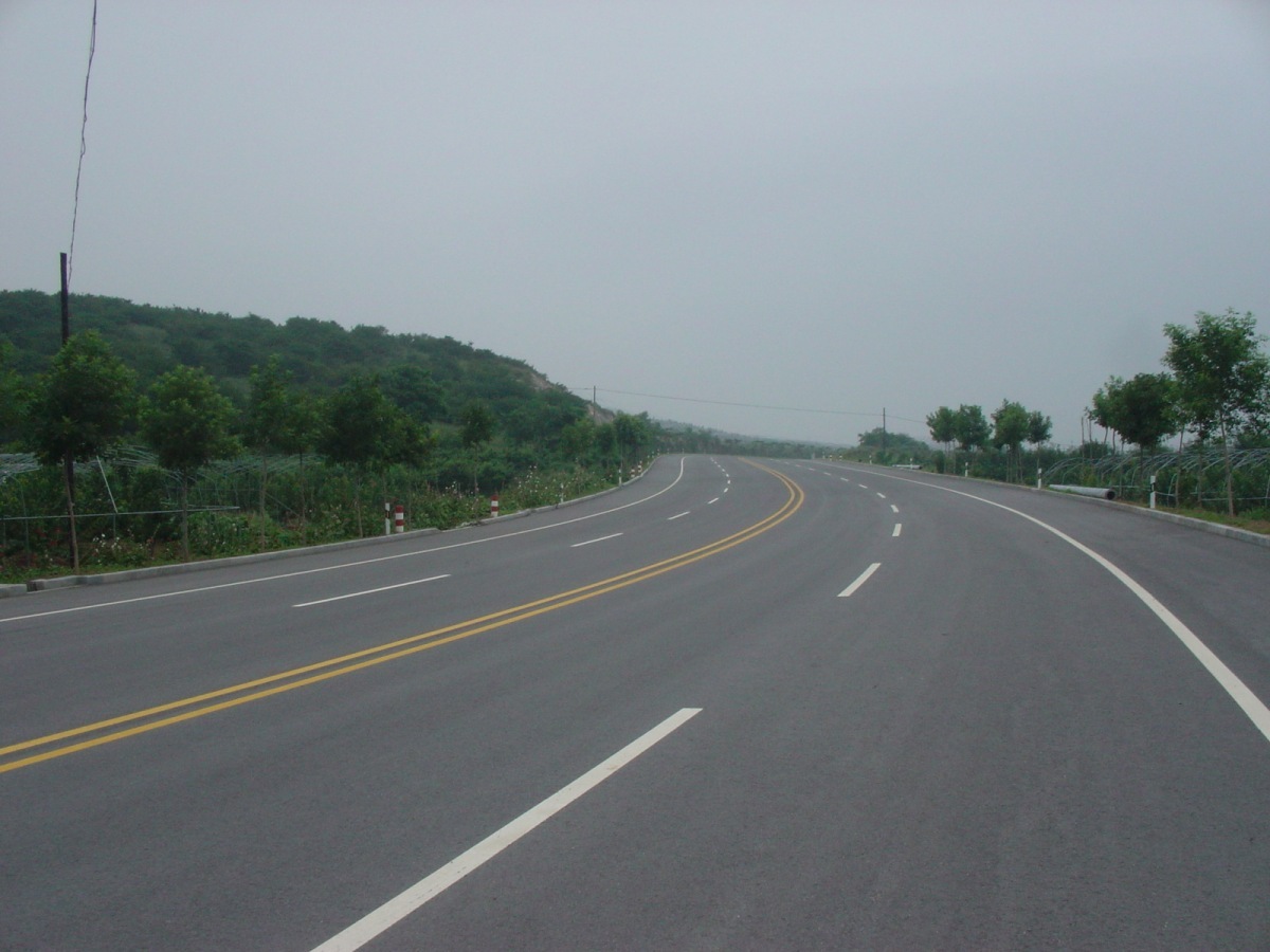 一个人一台车到西藏,一个人一辆车直通拉萨