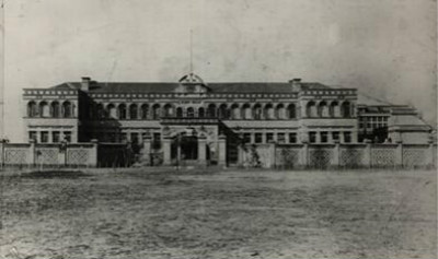 “我是爱南开的”：周恩来与南开系列学校的不解之缘