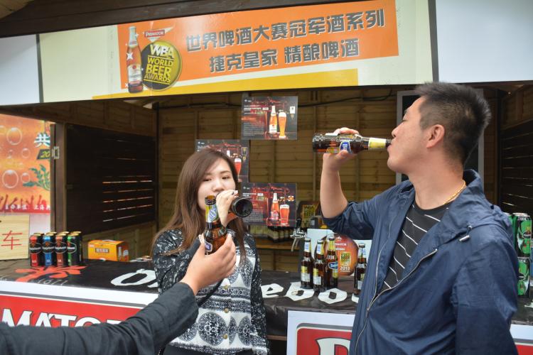 朋友，侬酒量哪能？国庆节去共青森林公园拼一杯吧，iPhone8等着你