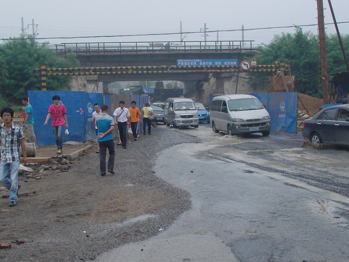 一个人一台车到西藏,一个人一辆车直通拉萨