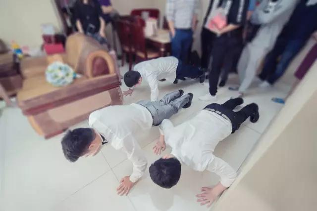 结婚迎亲堵门游戏流程,婚礼迎亲堵门游戏