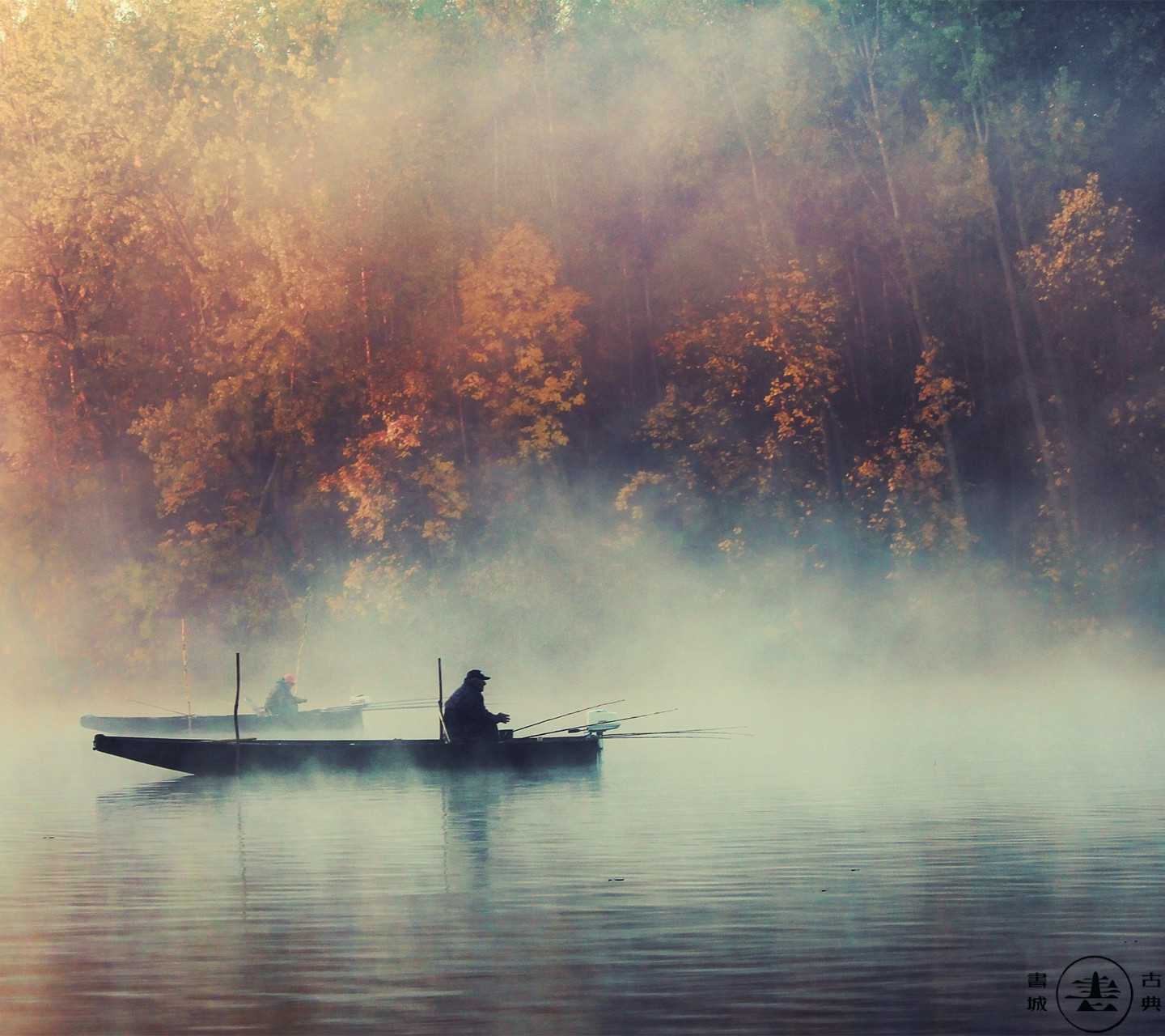 一舟独钓一江秋,一把鱼竿一壶酒一人独钓一江秋