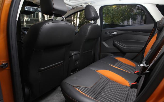 科鲁兹和福克斯,福克斯和昂克赛拉的空间哪个大