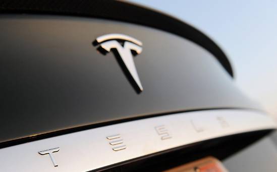 特斯拉在华启动500人校招；相关部门排查新能源汽车产能过剩；共享汽车平台EZZY宣布解散；首汽约车完成6亿元B轮融资丨智驾晚报