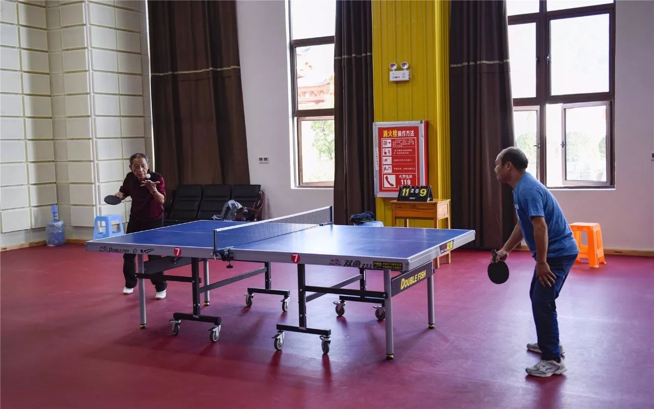 黔南荔波县体育馆开放时间,荔波体育馆可容纳多少人