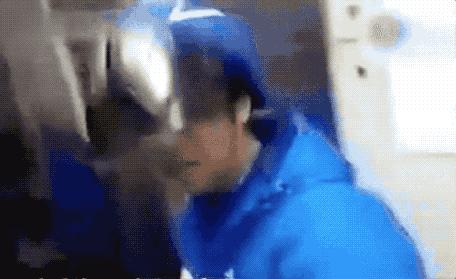 迟到5分钟，哭了半小时……天冷了，心不能寒