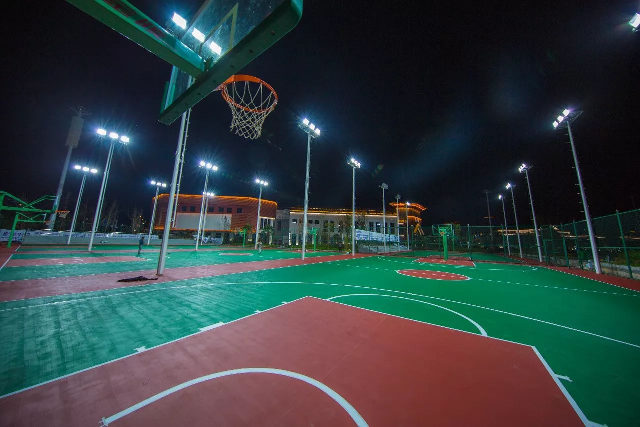 黔南荔波县体育馆开放时间,荔波体育馆可容纳多少人