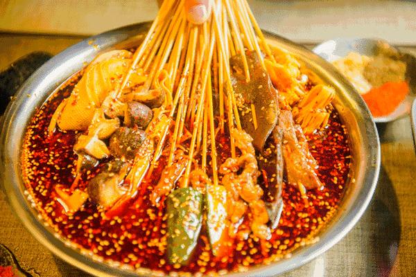 你能分清火锅冒菜和串串香吗,冒菜麻辣烫火锅串串香的区别