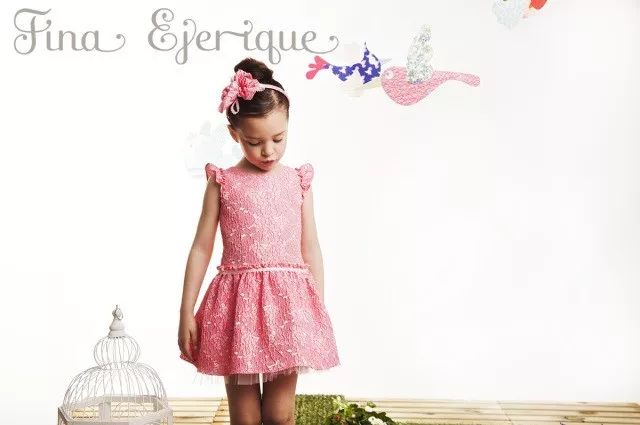 征服威廉王子一家的西班牙童装是怎样的呢？一起来看看吧