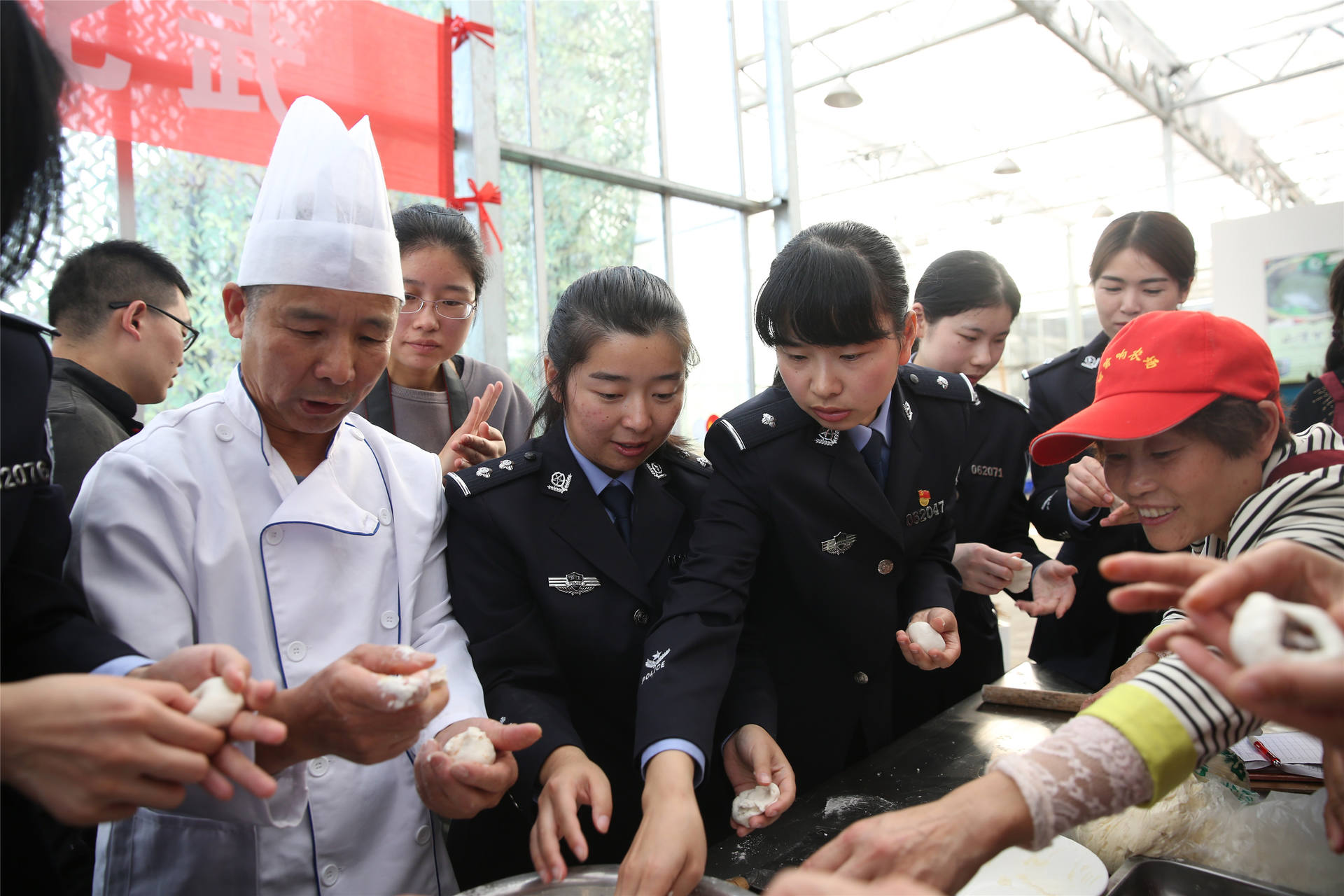 告诉你，我就是来拉仇恨的！警营厨神争霸赛火热开启~