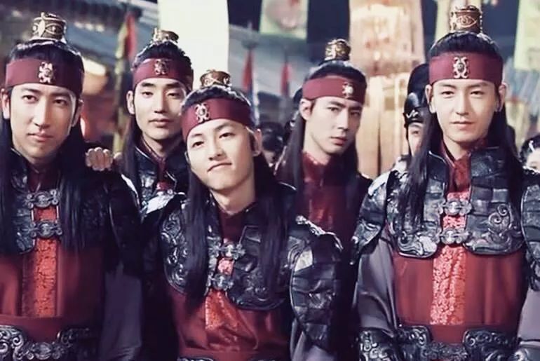 宋仲基和宋慧乔视频,宋钟基权志龙