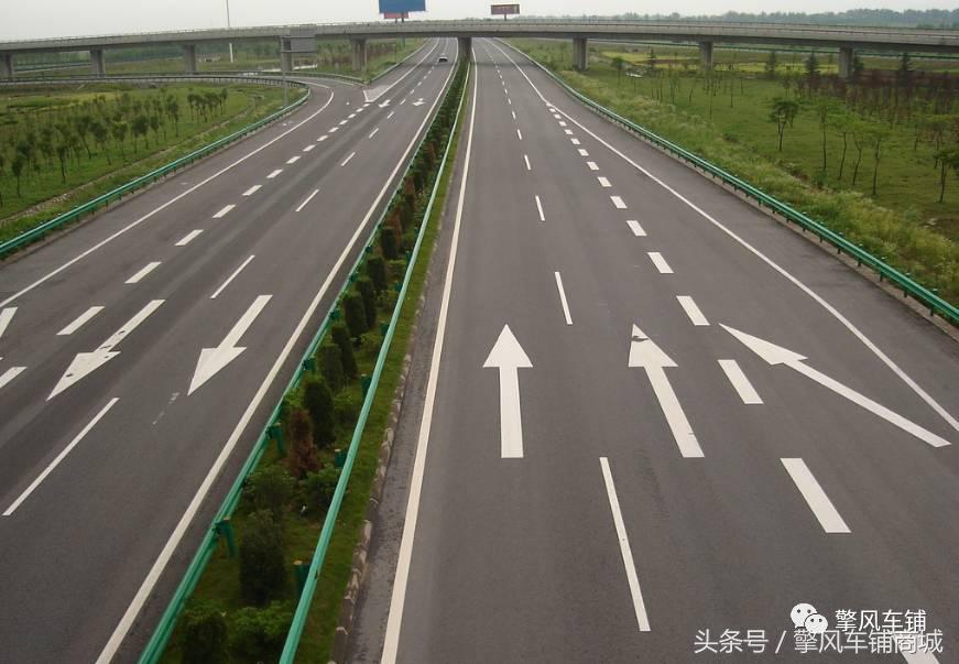 道路中间黄线虚线的含义是什么,道路两边的白线虚线是什么意思