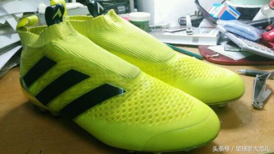 高帮足球鞋鞋带系法,正确的足球鞋带怎么系