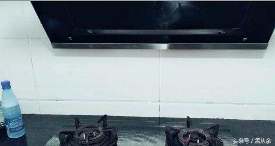 做美食，吃油的就是油烟机了！自制清洁剂吧，省钱省力，擦的好干净