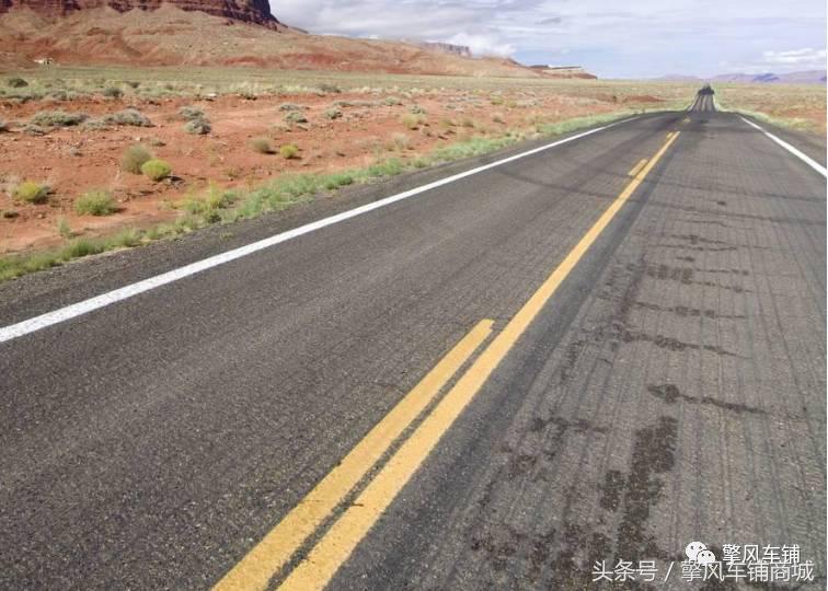 道路中间黄线虚线的含义是什么,道路两边的白线虚线是什么意思