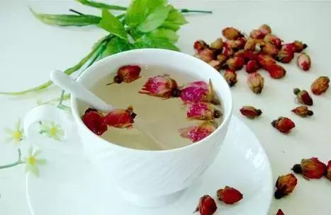 玫瑰花茶加什么补气养血,玫瑰花茶加红糖的功效