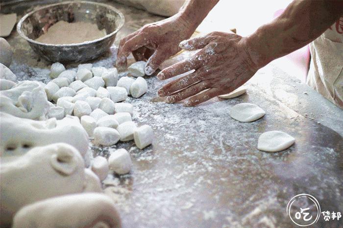 郴州一中门口的那条小吃街，我好想再走一遍啊~