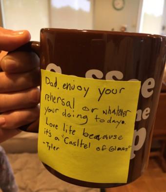 林肯公园主唱自杀引发伤感狂潮，还记得戴着MP3在校园听过的那些歌吗