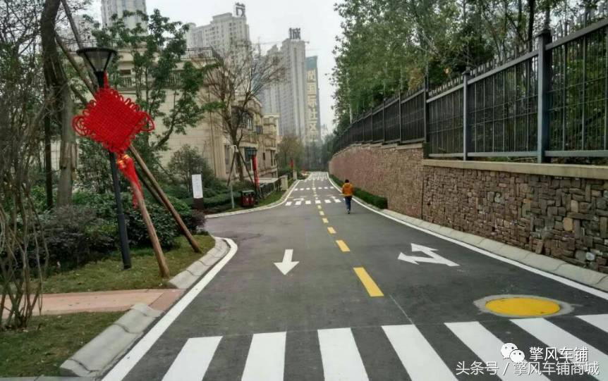 道路中间黄线虚线的含义是什么,道路两边的白线虚线是什么意思