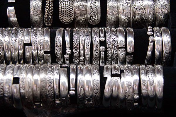 如何辨别银饰真假最简单的方法,怎么鉴别银饰真假小窍门