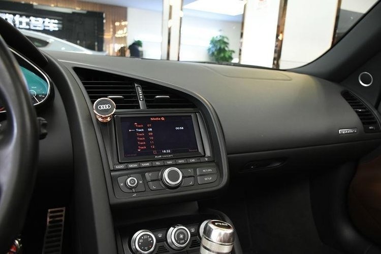 奥迪r8spyder赛道版,奥迪r854万