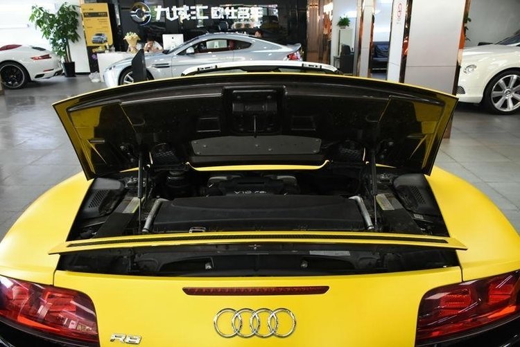 奥迪r8spyder赛道版,奥迪r854万