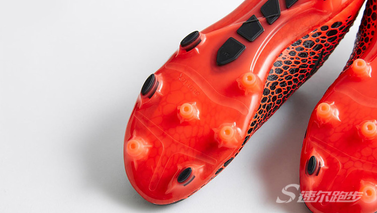 彪马最强足球鞋1000左右,彪马力量型足球鞋