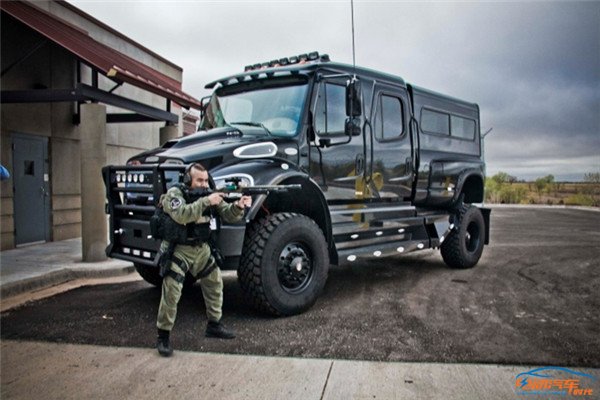 开这些车上路我谁都不怕，有本事你来撞啊！