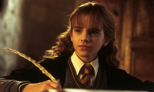 赫敏艾玛沃特森短发,赫敏艾玛沃特森开挂人生