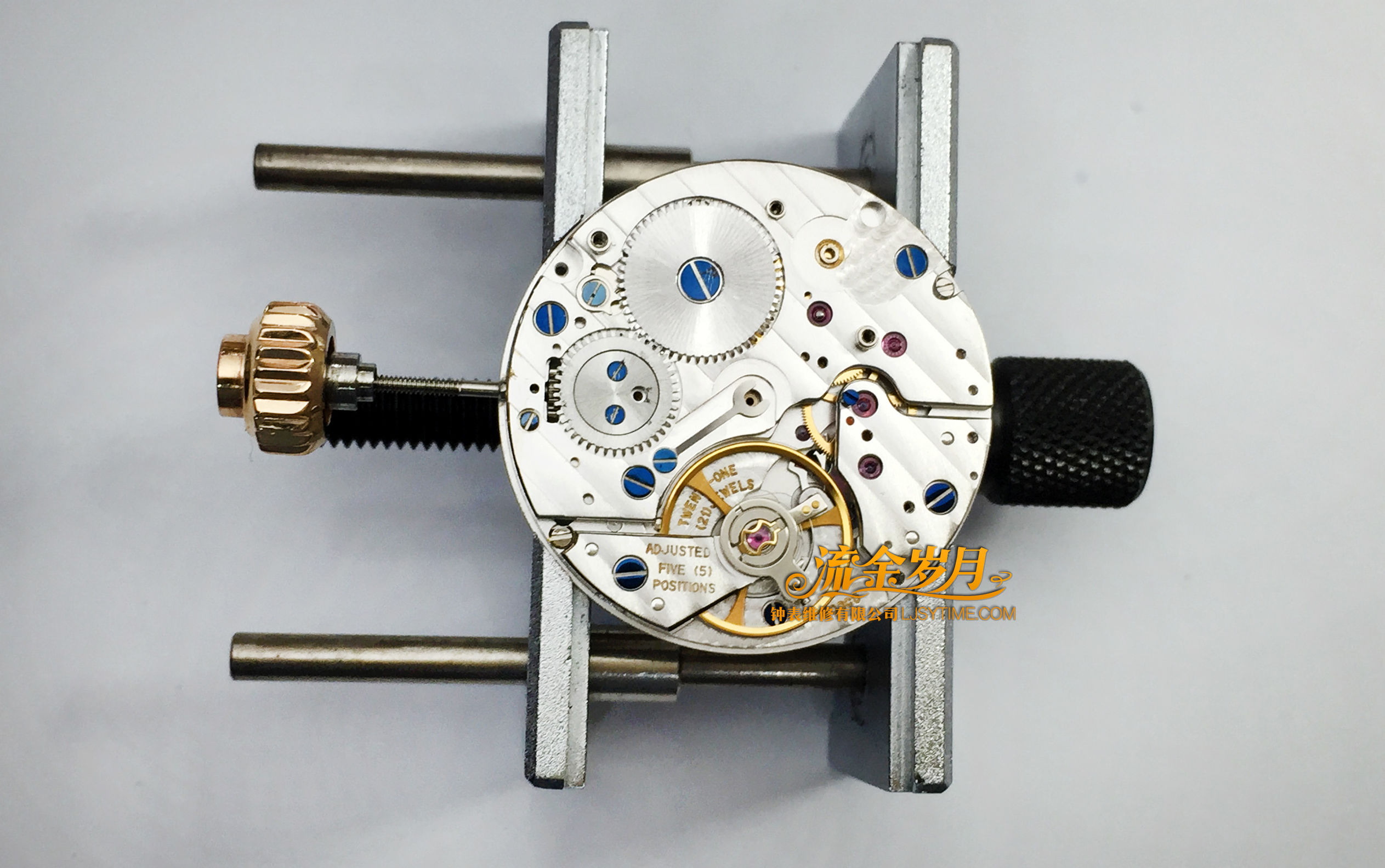 手表进水导致停走，不及时洗油真的很伤！把芯生锈断掉要换，机芯满是锈迹～看芝柏单按钮计时洗油后焕然一新