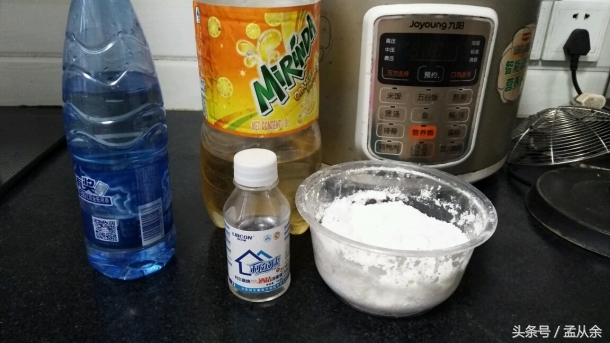 做美食，吃油的就是油烟机了！自制清洁剂吧，省钱省力，擦的好干净