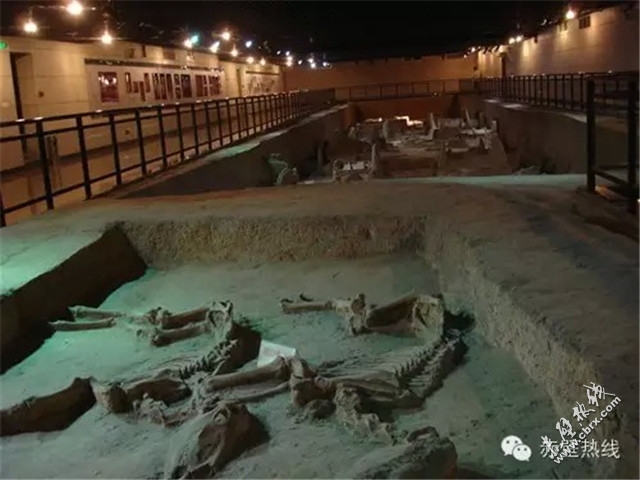 来赤壁吧，我带着你，你带着钱！