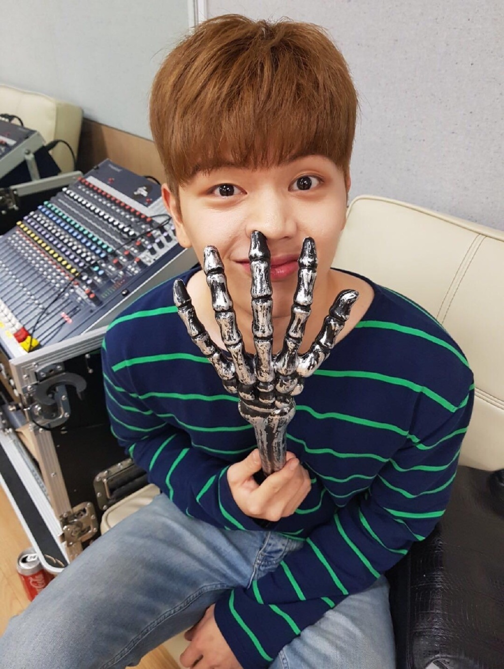 明明靠颜值他偏要靠才华,明明可以靠颜值可他偏要靠才华