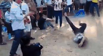 葬爱家族欠一块水泥地,广西葬爱家族水泥地斗舞完整视频