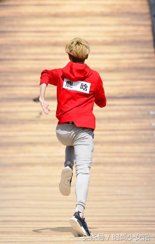 关晓彤鹿晗vs热巴鹿晗,热巴鹿晗未播花絮撕名牌