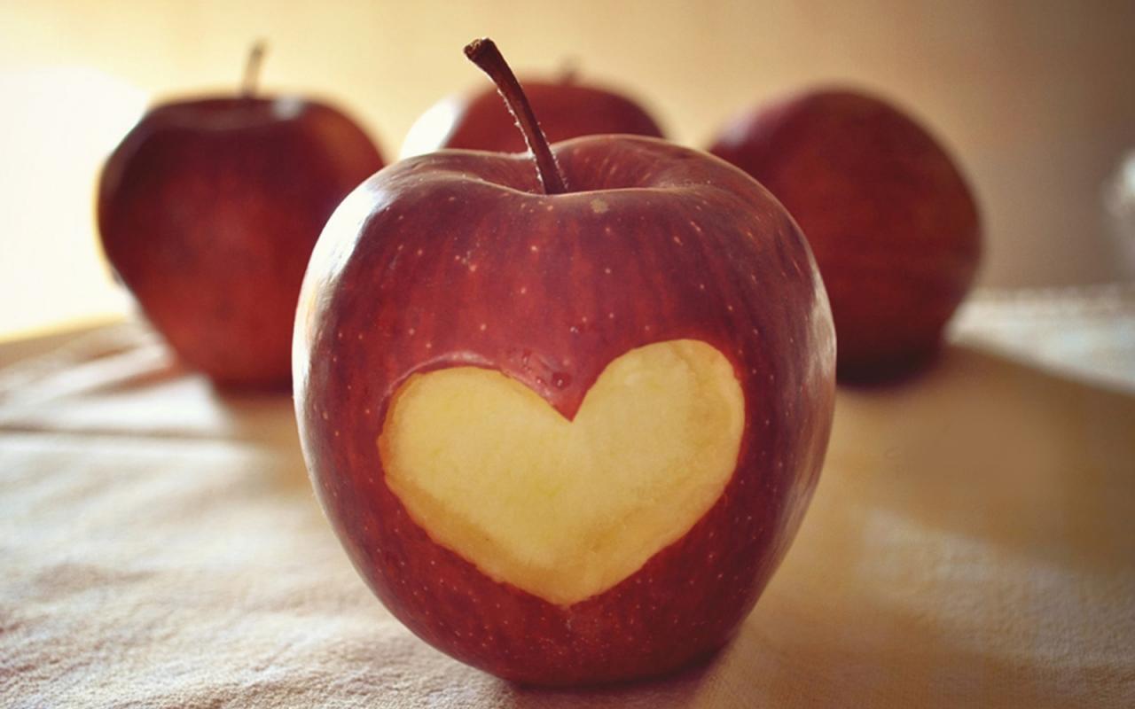 鼻子脸部挤出白色线状米粒是什么,鼻子上挤出的白色条状物到底是啥