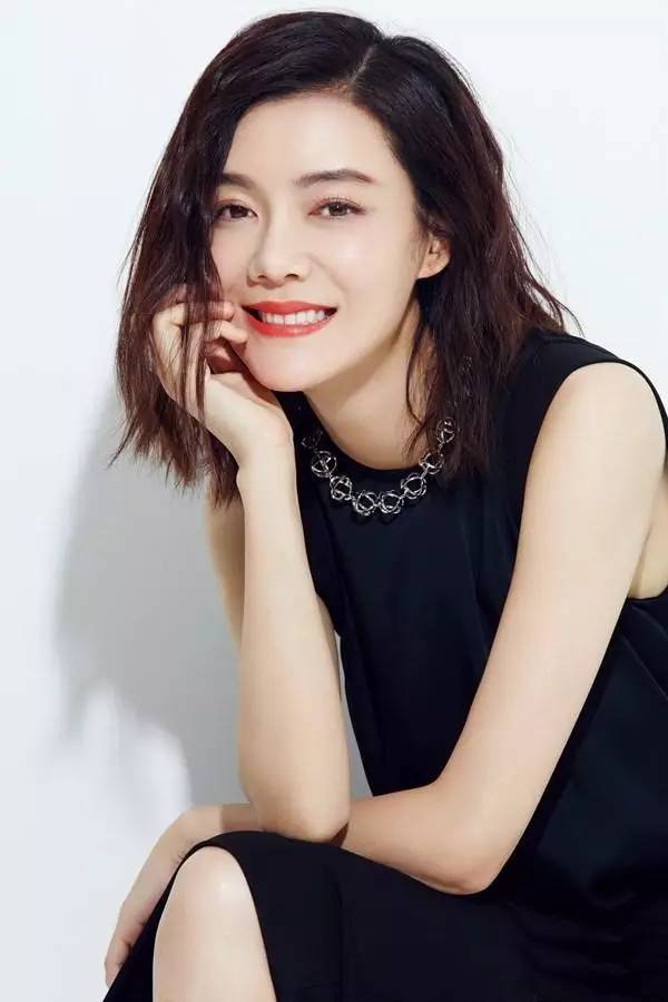 37岁车晓的近照和她母亲的照片,39岁车晓近况罕见曝光