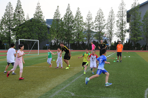 多特蒙德青训营怎么参加,多特蒙德足球青训学校