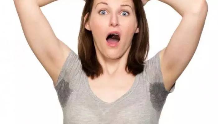 出的汗闻起来有一股甜味正常吗,汗的味道能折射出身体的疾病吗