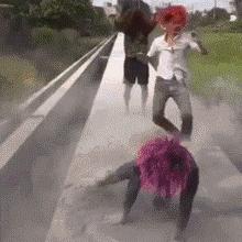 葬爱家族欠一块水泥地,广西葬爱家族水泥地斗舞完整视频