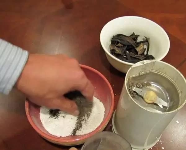 香蕉皮可以直接制作肥料,香蕉皮如何晒干做肥料